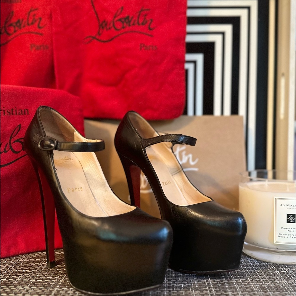 Christian Louboutin Lady Daff Pumps